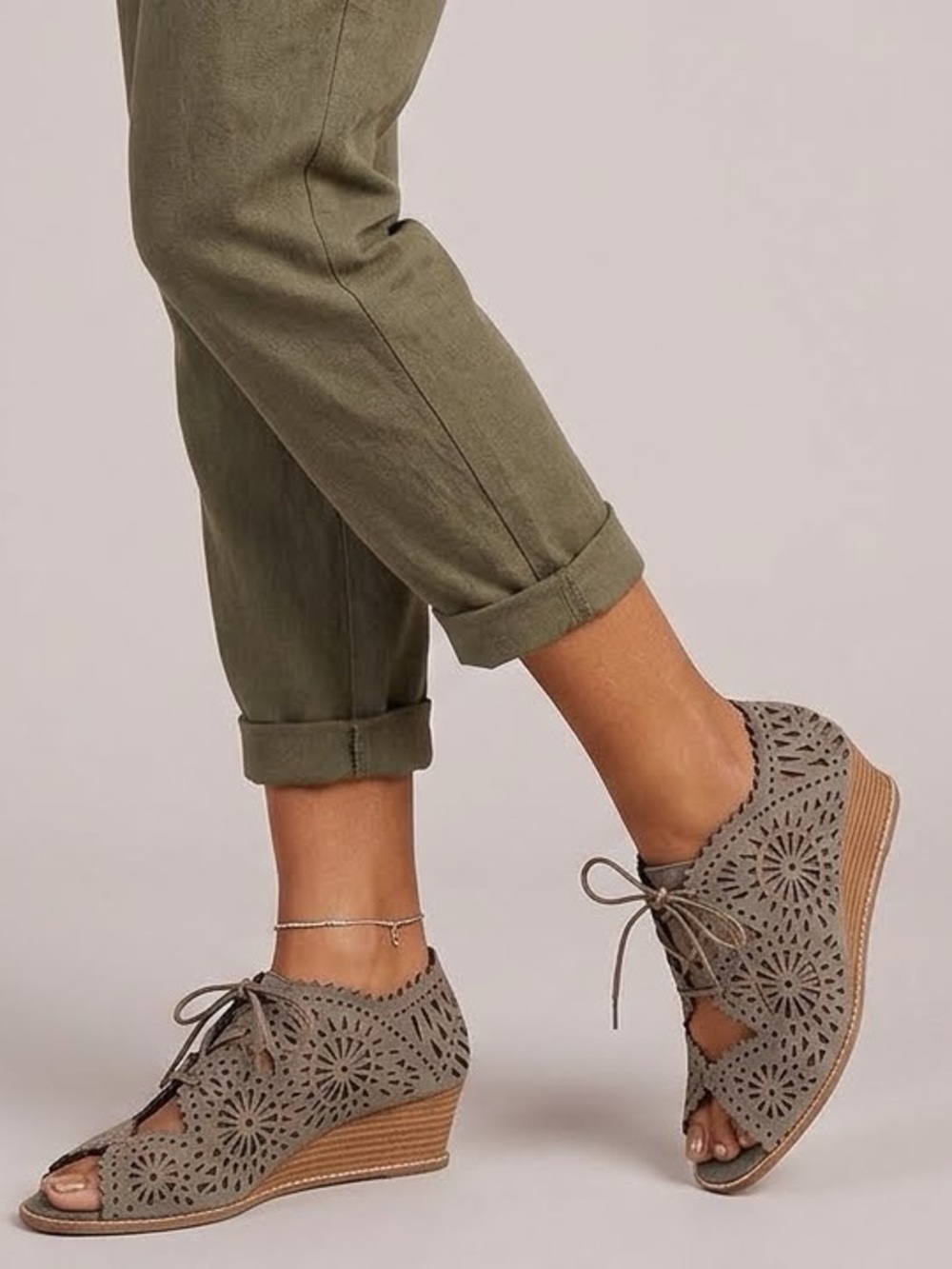 Jeffrey Campbell Sandal Espana Laser Cut Wedge Lace Up Suede Tan & Gray Size 8.5